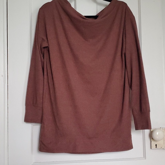 Long sleeve tops - Picture 1 of 2